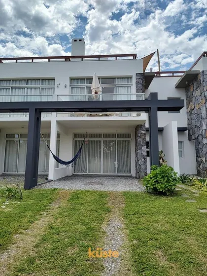 Departamento De 3 Dormitorios En Manantiales
