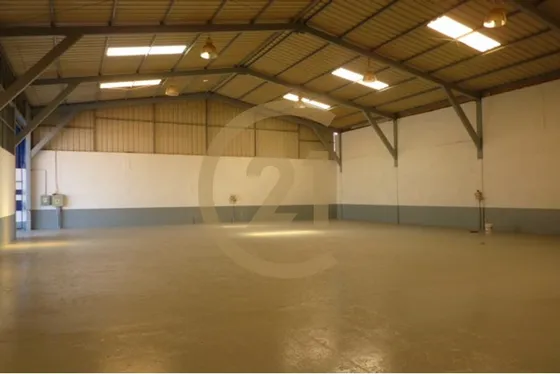 Arriendo De Bodega Con Oficinas