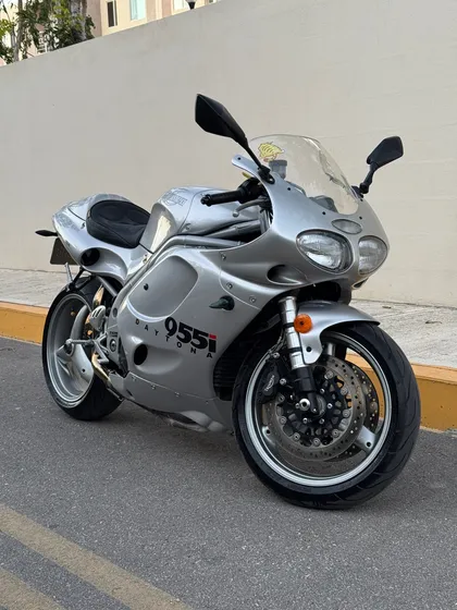 Triumph Daytona 955i