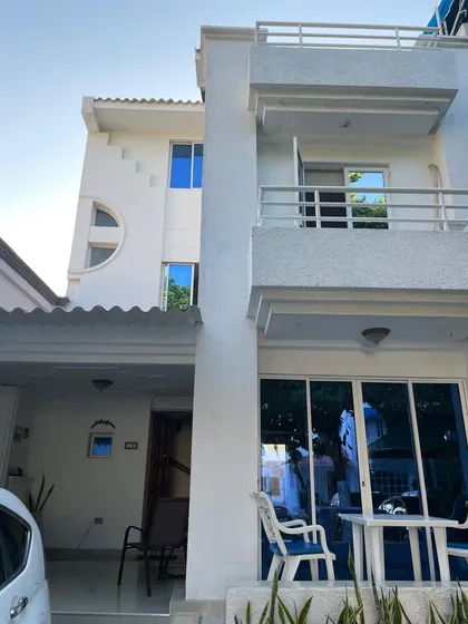 Hermosa Casa Con Terraza Y Vista 360 A La Ciudad Amurallada Cod. 57276