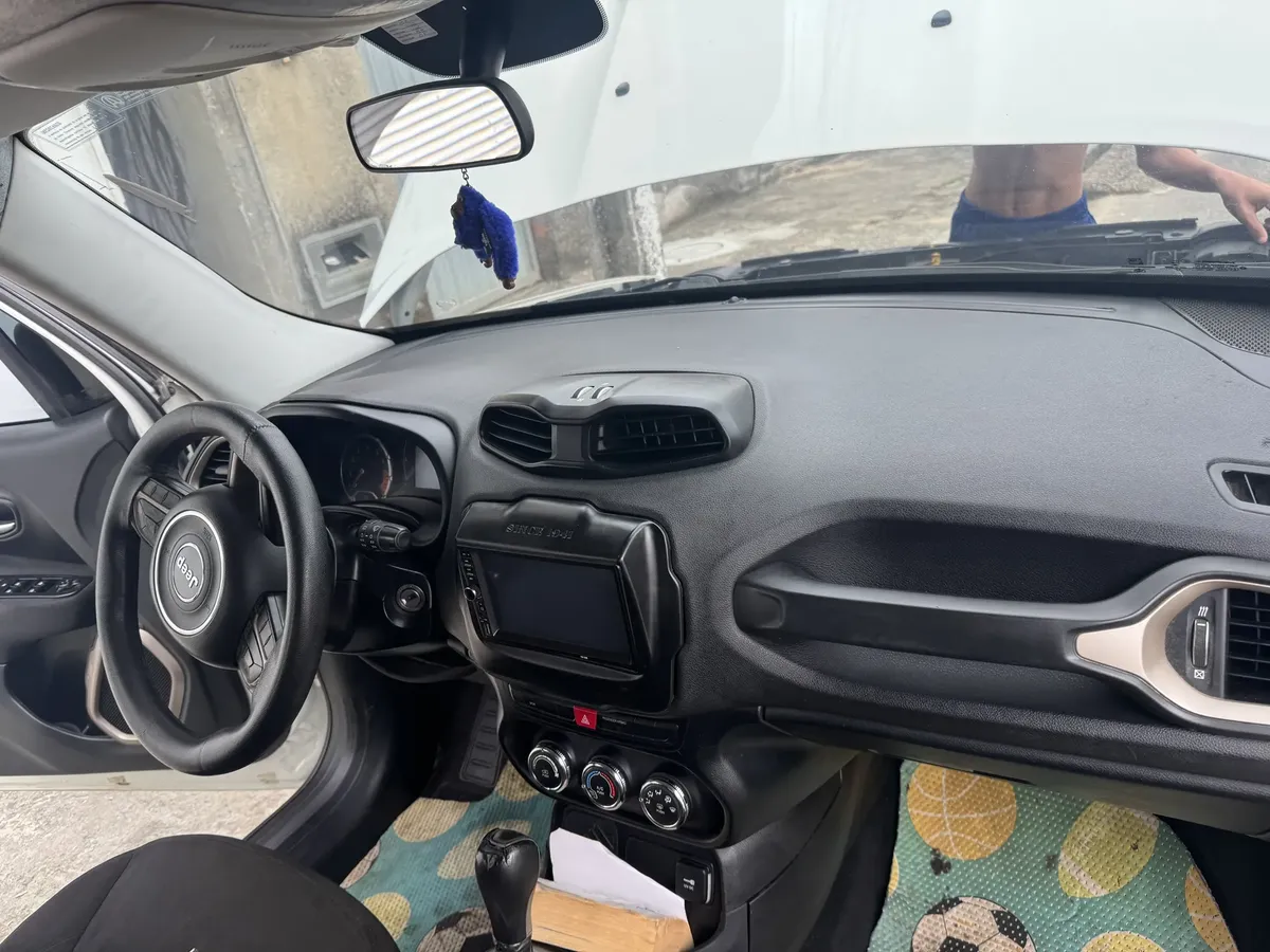 Jeep Renegade 2018 1.8 Flex Aut. 5p — foto 4