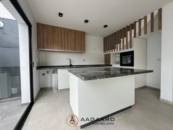 Lomas De Manantiales - Duplex 3 Dormitorios - Escritorio Venta[