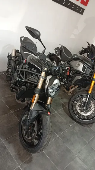 752s