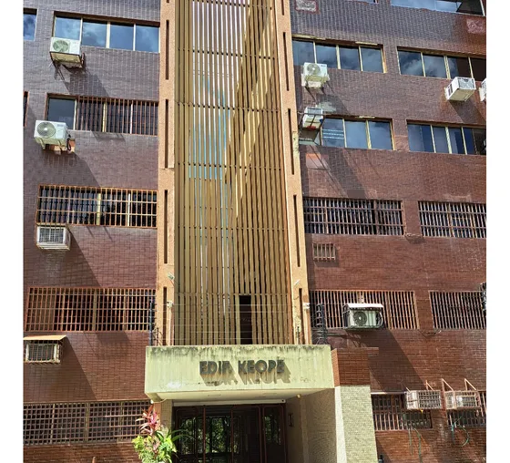 Oficina Vista A La Autopista