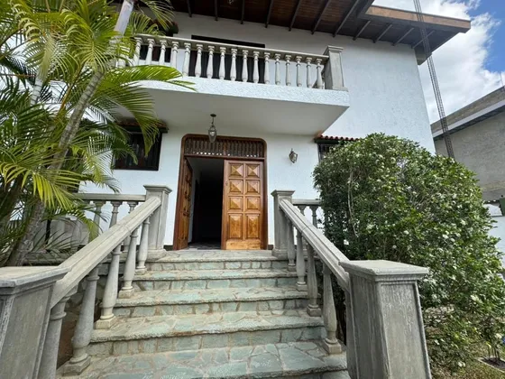 Anexo Casa+jardin/ Los Naranjos/ 4hab+1hab Serv /3b+b Serv/3 P