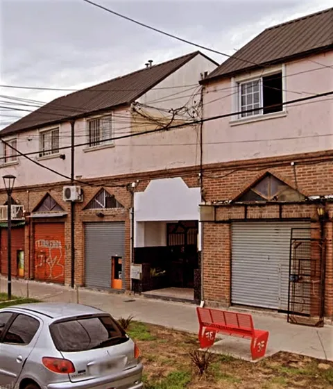 En Venta En Caseros Dentro De Complejo Cerrado Departamento De 4 Ambientes En Planta Baja F: 9925