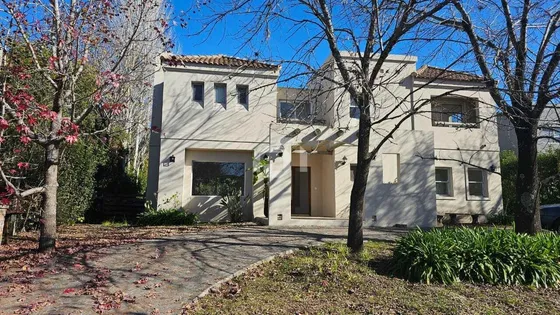 Casa  En Venta En Saint Matthew´s, Pilar, G.b.a. Zona Norte