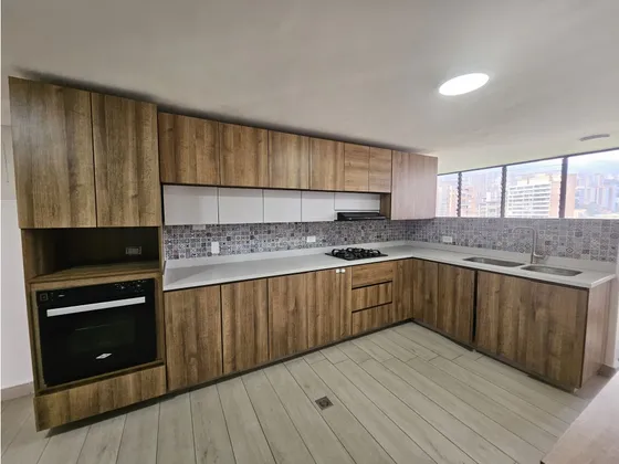 Apartamento En Venta En Castropol - Poblado, Medellín
