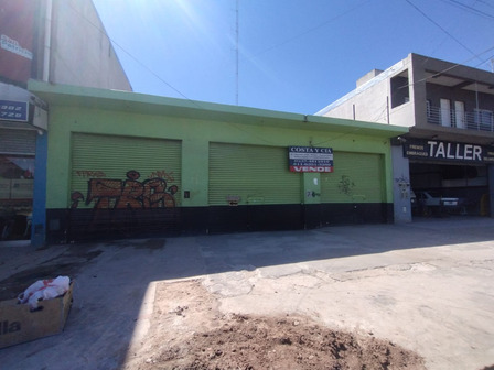 Local A La Venta Sobre Av. Del Libertador, Cruce Castelar , Moreno.- Local A La Venta Sobre Av. Del Libertador, Cruce Castelar , Moreno.-