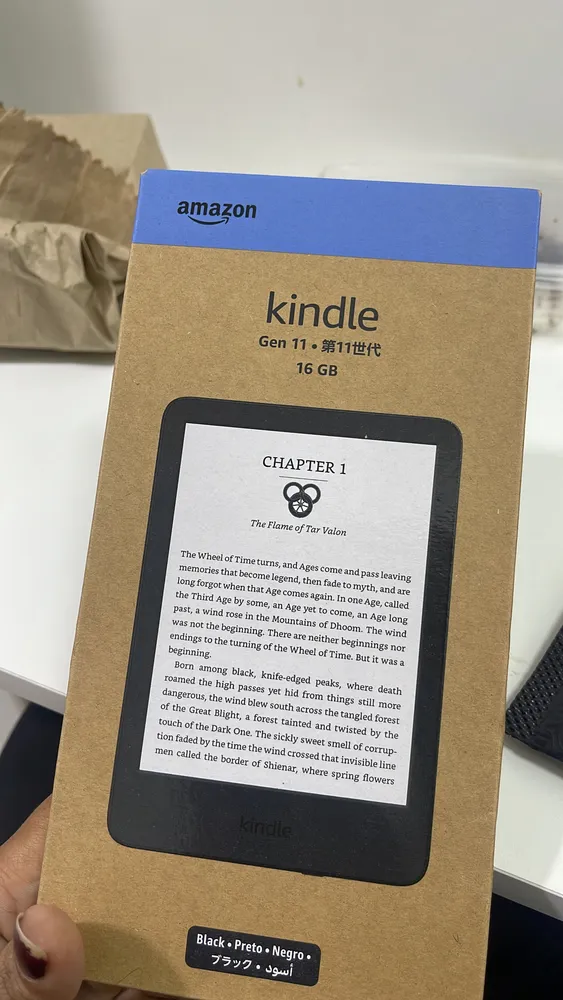 Leitor eletrônico Kindle 11th Gen 2024 16gb preto com tela de 6