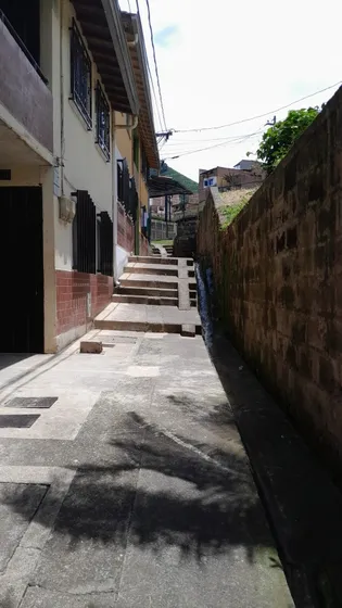 Casa Con 3 Habitaciones 2 Baños 