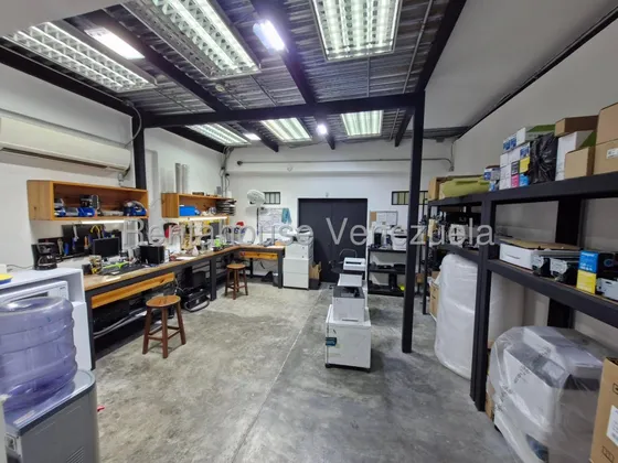 Venta De Oficina Comercial En La Carlota, Jm 25:18386