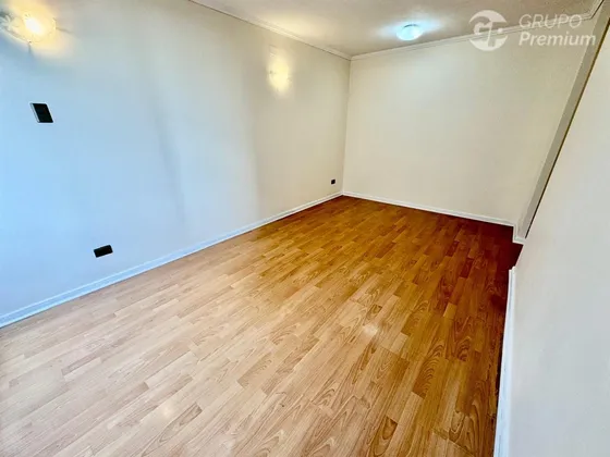 Remodelado Totalmente En Arriendo De 3d/2b/b/e En Santiago