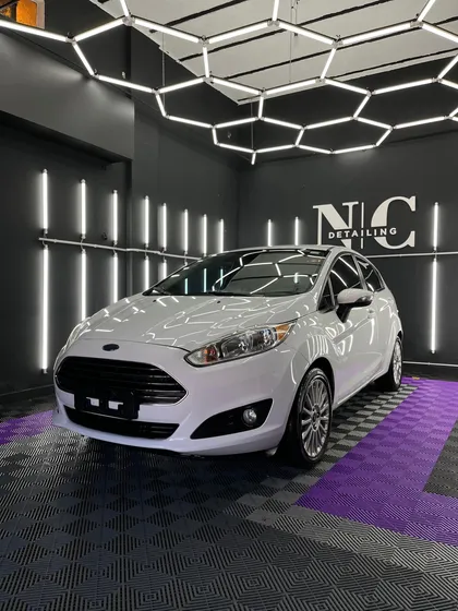 Ford Fiesta Kinetic 1.6 Titanium 120cv