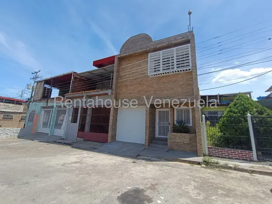 Hermosa Cas Remodelada En Venta La Victoria Vista Hermosa Calle Cerrada Estef 26-20891