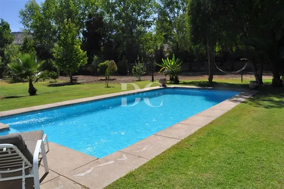 Casa En Venta De 4 Dorm. En Colina Chicureo Centro