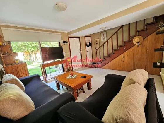 Casa En Venta De 2 Dormitorios Y Medio En Punta Del Este