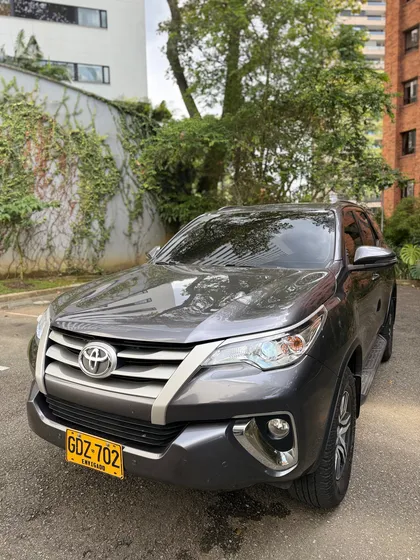 Toyota Fortuner 2.4 Street At 7as