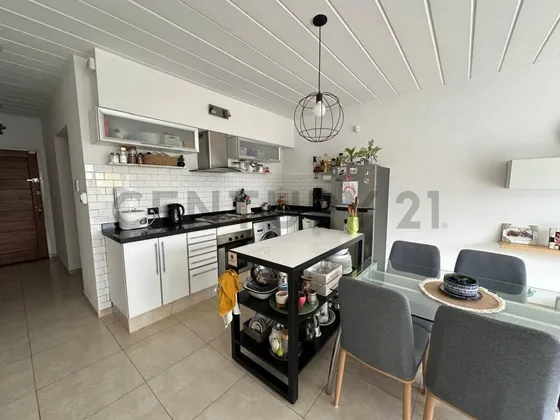 Venta Depto 2 Ambientes Con Cochera Cubierta En Martinez
