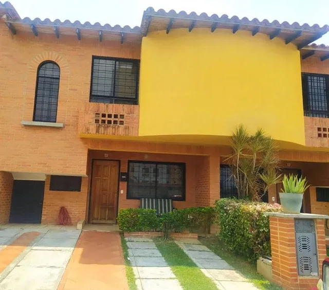 Yuraima Segura Vende Townhouse En Mañongo Naguanagua Estado Carabobo