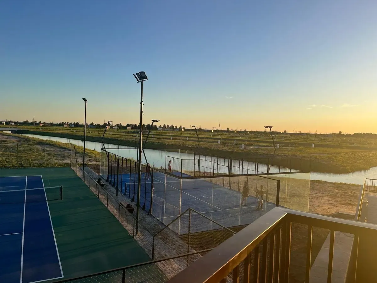 Terreno En Venta En Funes Lake 500 Metros