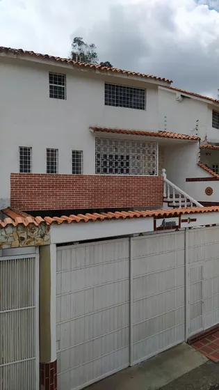 Best House Vende Hermosa Casa En La Macarena, Los Teques.
