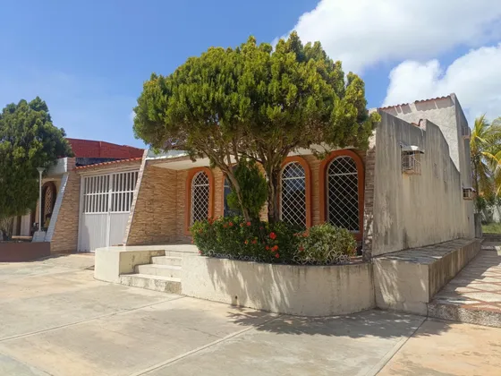 Hermosa Casa En Los Robles En Urba. Isla De Margarita Mari