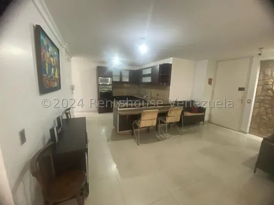 Tg Apartamento Listo Para Mudarse, Ubicado En Zona Tranquila, El Edificio Tiene Tanque De Agua, En Venta En Los Naranjos Del Cafetal 24-25682 Ys 