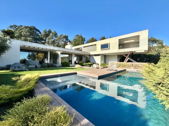 Vanguardista Casa Con Vista En Exclusivo Condominio Zapallar
