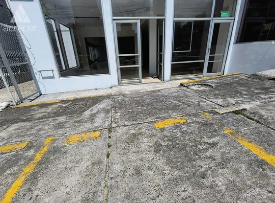 Arriendo Local En Jardines