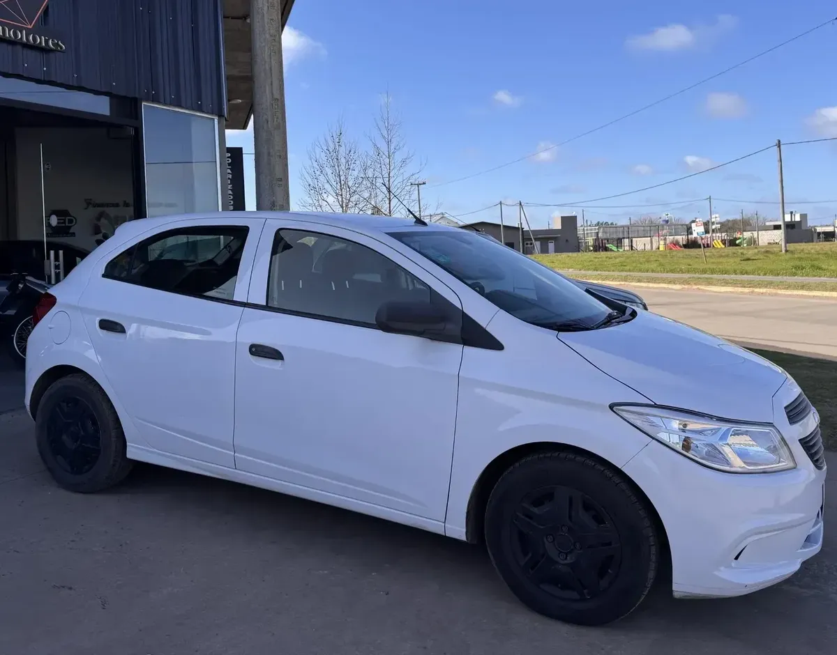 Chevrolet Onix 1.4 Joy LS 98 hp