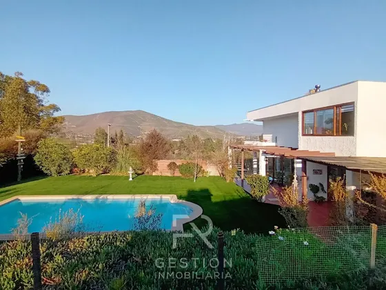 Parcela Con Casa Mediterránea De 2 Pisos - Lomas Del Puangue