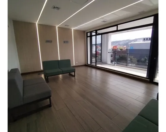 Edificio De 625 M2 En Arriendo, Cedritos, Uso Sector Salud