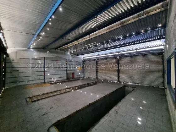 %% Raiza Suarez Vende Lote De Terreno En Pleno Centro Este De Barquisimeto 2 5 7 3 6 8 Con Muchísimo Potencial Comercial Para Cualquier Proyecto Comunícate Por Favor!                                  