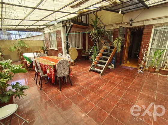 Amplia Casa En Venta De 5d-2b En La Granja