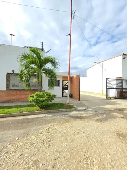 Casa En Venta Ubicada En La Urb. Monte Carmelo, San Diego, Edo. Carabobo.