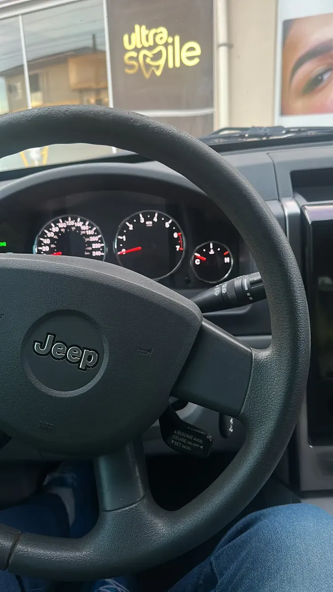Jeep Cherokee 2008 3.7 Sport Aut. 5p — foto 4
