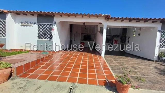  #25-11844 ¡descubre Tu Nuevo Hogar En Este Espectacular Conjunto Privado! Esta Amplia Y Hermosa Casa, Situada Cerca Av. Ribereña, Combina Comodidad Y Elegancia En Un Solo Lugar. Adelaida Armeya