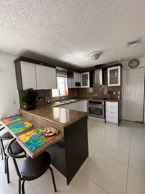Se Vende Town House En Porlamar Ve02-040mg-mtru