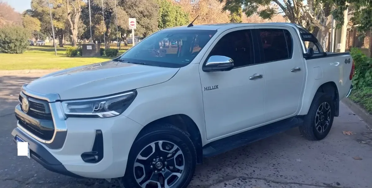 Toyota Hilux 2.8 Cd Srx 177cv 4x4 At