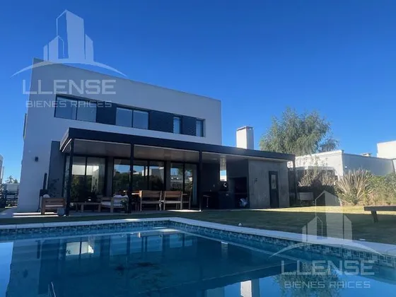 Casa 5 Ambientes Con Pileta En Venta - Hudson Park