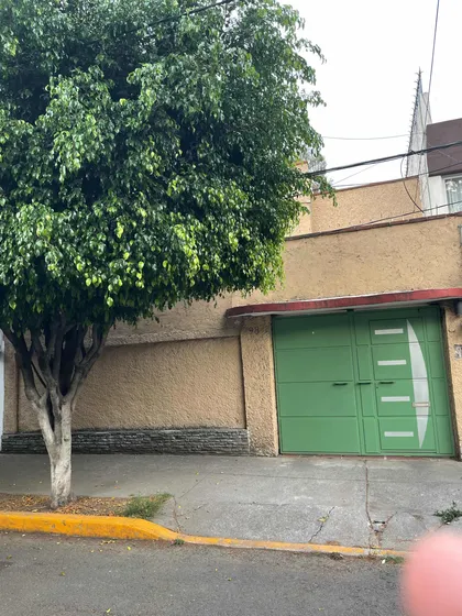 Casa Muy Bien Ubicada En La Colonia Country Club Coyoacán