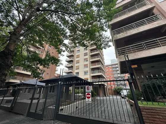 Venta Departamento 4 Ambientes Con 3 Cocheras En Zona Plaza Conesa Quilmes