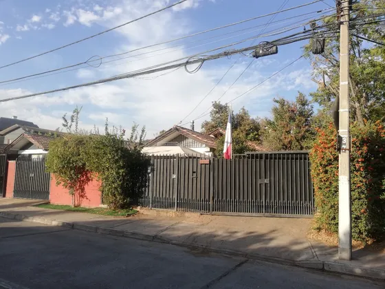 Casa 3 Dormitorios, 2 Baños, Terraza, Quincho Y Bodega