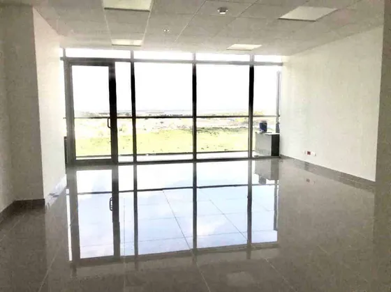 Arriendo-venta Experimente Un Ambiente De Trabajo Inspirador Oficina En Edificio Moderno Y Seguro. Valor De Venta : $550,000,000  Cod. 48941