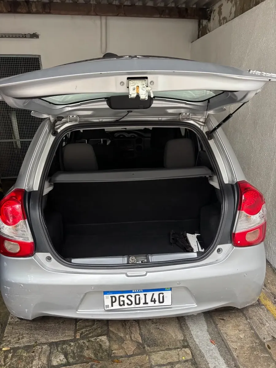 Toyota Etios 2013 1.3 16v Xs 5p — foto 2