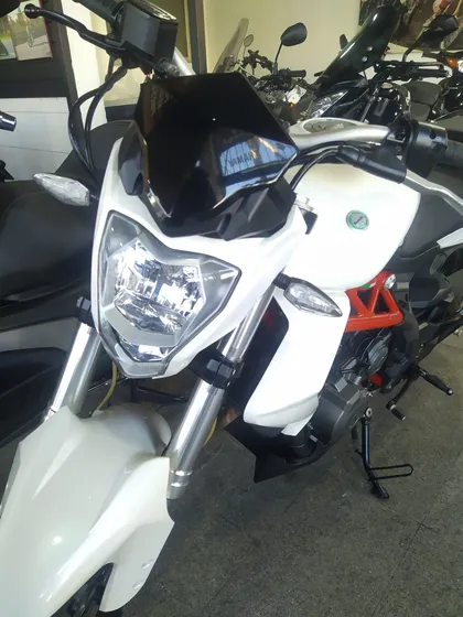 Benelli Tnt300
