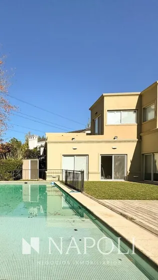 Venta De Casa 5 Ambientes En Solar Del Bosque, Canning.  