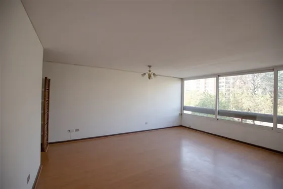 Departamento En Venta De 2 Dorm. En Las Condes