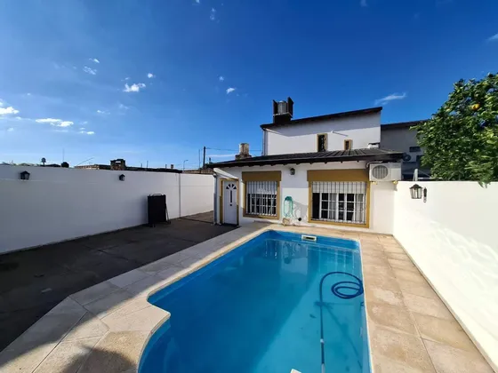Venta Casa 5 Ambientes Jose C Paz Quincho Pileta